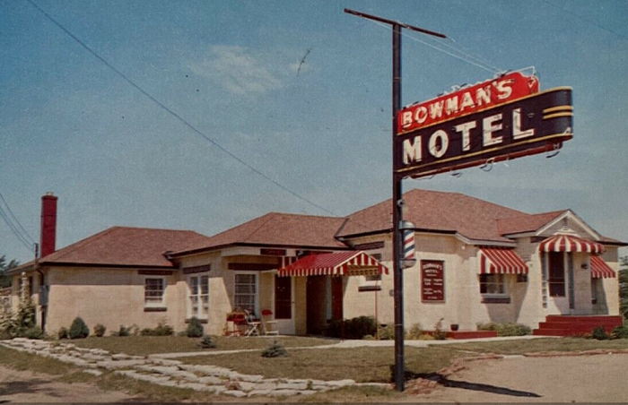 Bowmans Motel - OLD POSTCARD VIEW